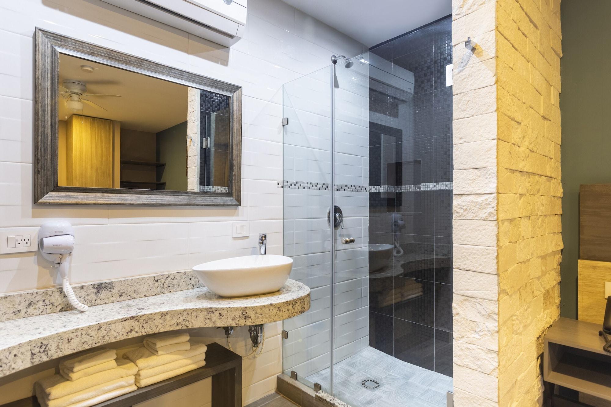 Bfh Attraction Deluxe Hotel Playa del Carmen Ngoại thất bức ảnh