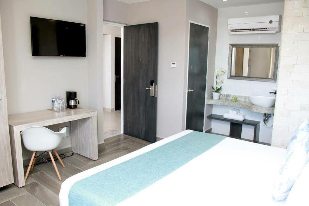 Bfh Attraction Deluxe Hotel Playa del Carmen Ngoại thất bức ảnh